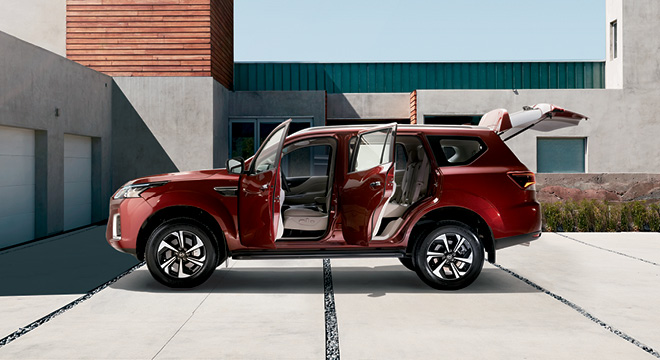 Nissan Terra with all doors open